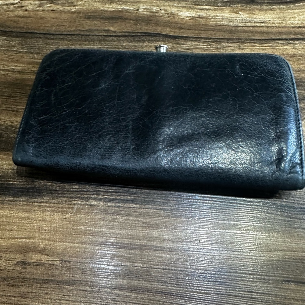 HOBO INTERNATIONAL BLACK LEATHER CLUTCH WALLET - Picture 3 of 6